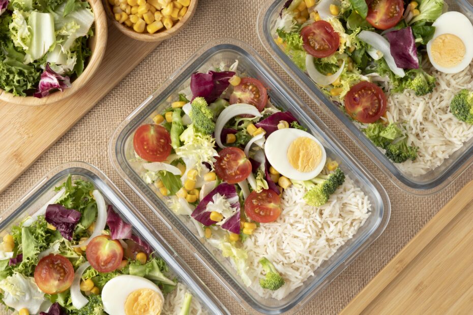 marmitas para quem faz dieta organizadas na mesa